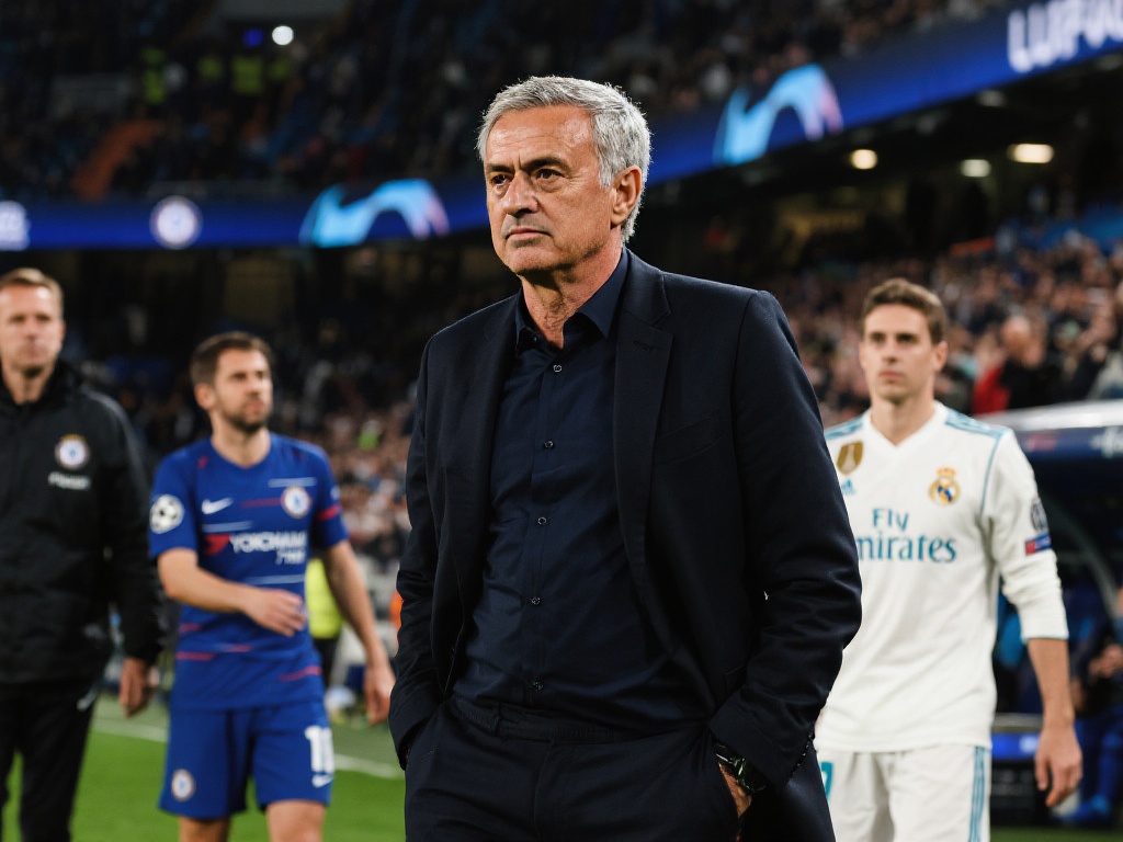 62岁穆帅统帅全欧：5-2杀入16强创晋级神话