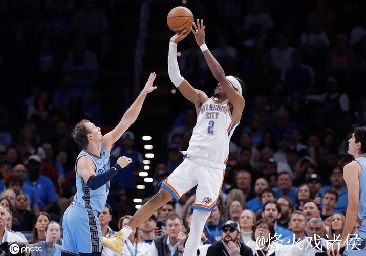 亚历山大轰下41分雷霆8连胜，快船险胜灰熊