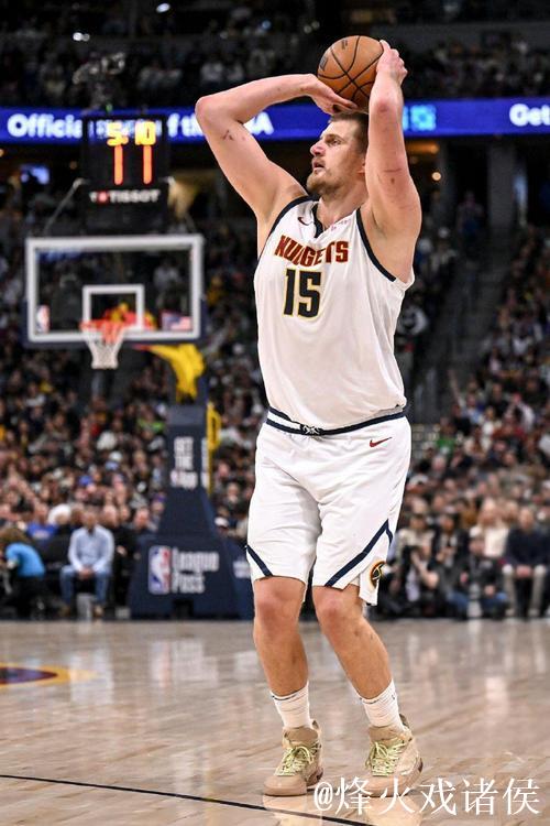 琼斯接球约基奇助攻三分命中,掘金加时赛开局打出7-0 琼斯接球约基奇助攻三分命中,掘金加时赛开局打出7-0